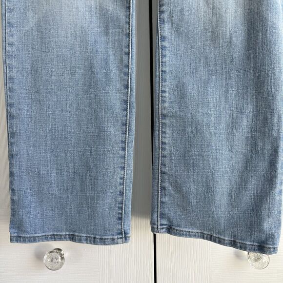 Levis Jeans Womens Plus Size 16W Classic Straight Light Denim Wash Streetwear - Picture 4 of 9
